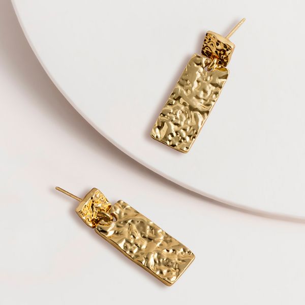 Picture of SAE529 Gold Beaten Bar Post Earrings
