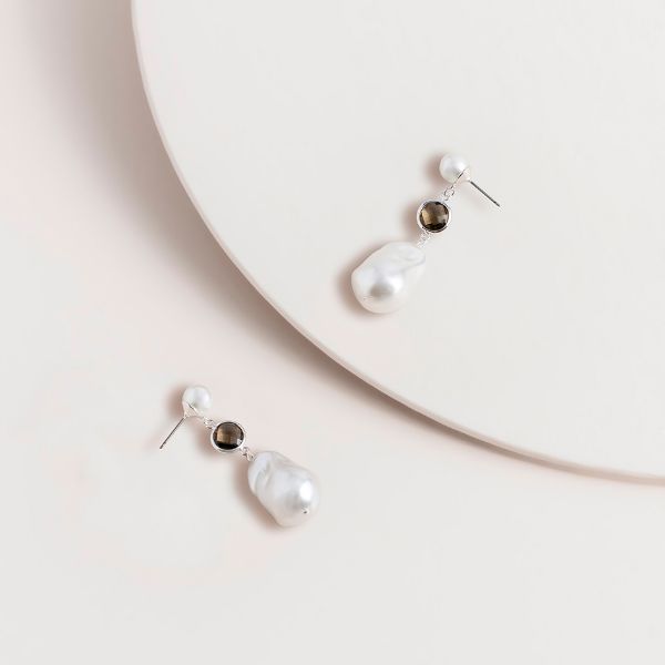 Picture of SAE419 Silver Fancy Pearl & Gem Earrings